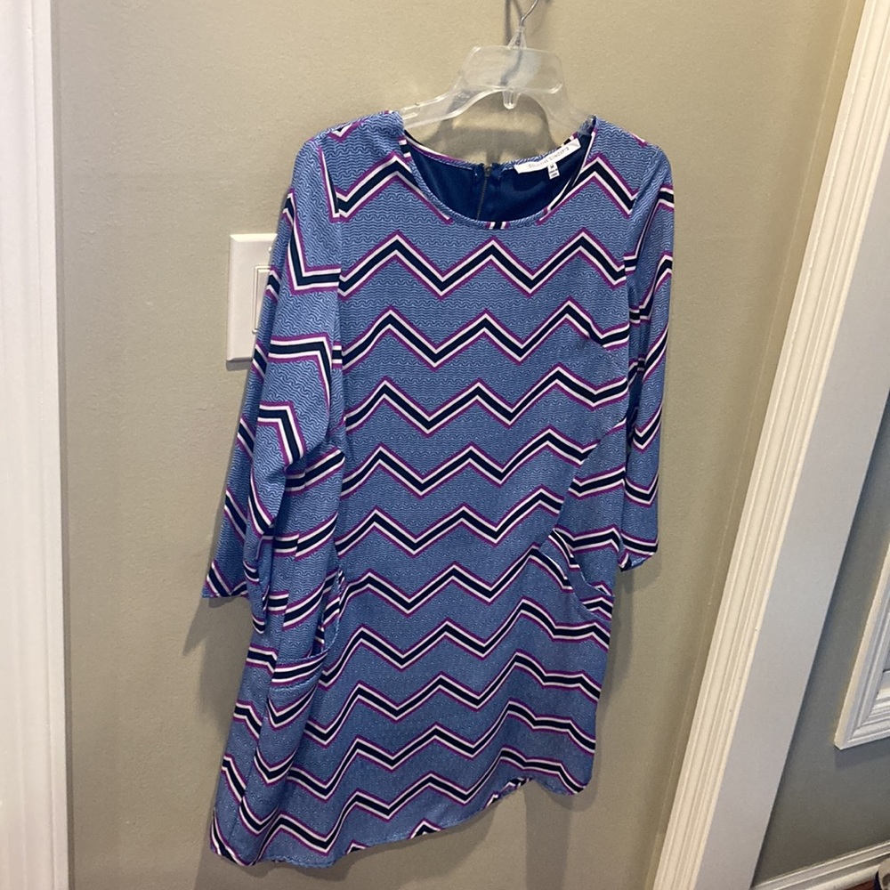 EUC Collective Concepts Chevron Stripe Navy Purple Shift Dress Pockets Sz Medium